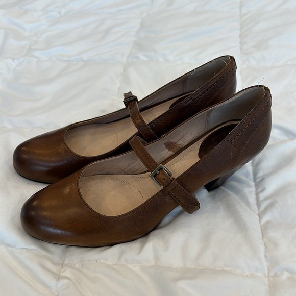 Size 10 Frye Lois Mary Jayne round toe pump. - Picture 5 of 12